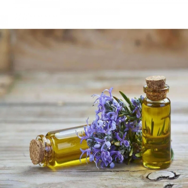 100% Natural Pure Rosemary Oil With Competitive Price CAS 8000-25-7